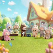 𝐃𝐎𝐍𝐓𝐔𝐌𝐏 𝐀𝐌𝐁𝐀𝐍𝐂𝐄™ Labubu – Wild Cartoon-Style Keychain |  سلسلة مفاتيح بأسلوب الرسوم المتحركة البري**