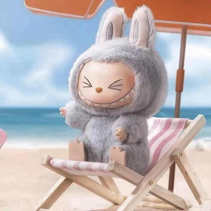 𝐃𝐎𝐍𝐓𝐔𝐌𝐏 𝐀𝐌𝐁𝐀𝐍𝐂𝐄™ Labubu – Wild Cartoon-Style Keychain |  سلسلة مفاتيح بأسلوب الرسوم المتحركة البري**